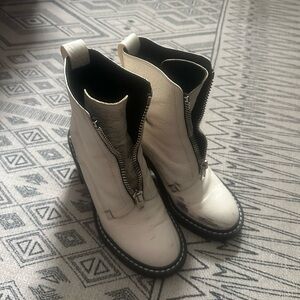 Vintage rag and bone made in Italy genuine white leather boots
